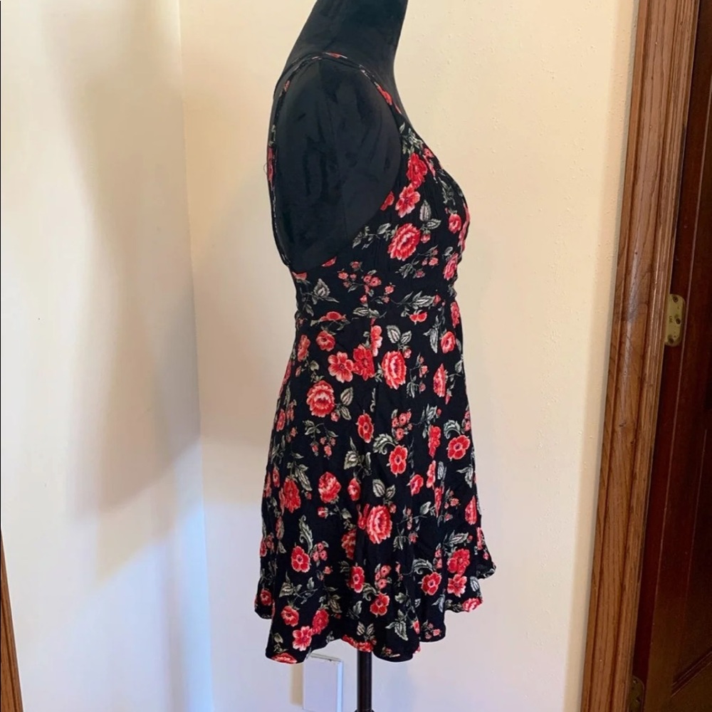 Floral Crisscross Back Dress - Picture 5 of 8